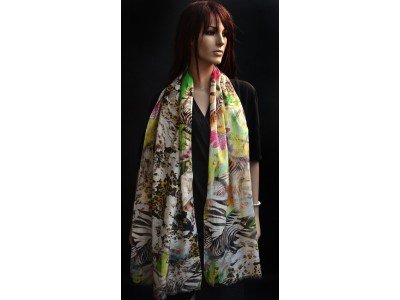 Sjaaltje van katoen met zijde; zebra en tijgerprint en bloemen