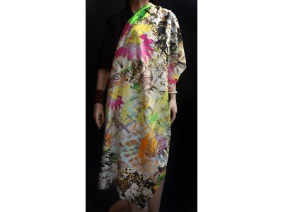 Sjaaltje van katoen met zijde; zebra en tijgerprint en bloemen