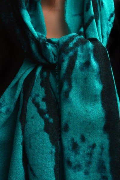 Klein wollen sjaaltje, turquoise met zwart, uniseks