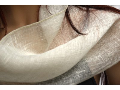 Witte linnen sjaal met franjes