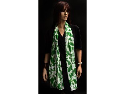 Groen wit zijden sjaaltje